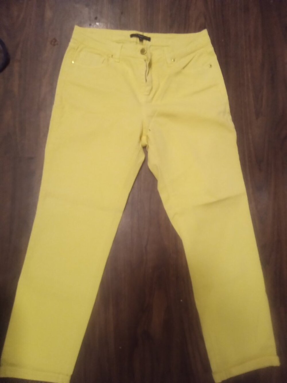 Brand new Galeria Privada yellow jeans